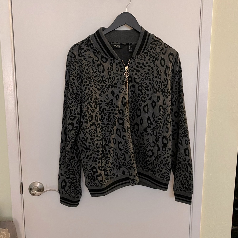 Cute leopard print sweatshirt jacket. NWT